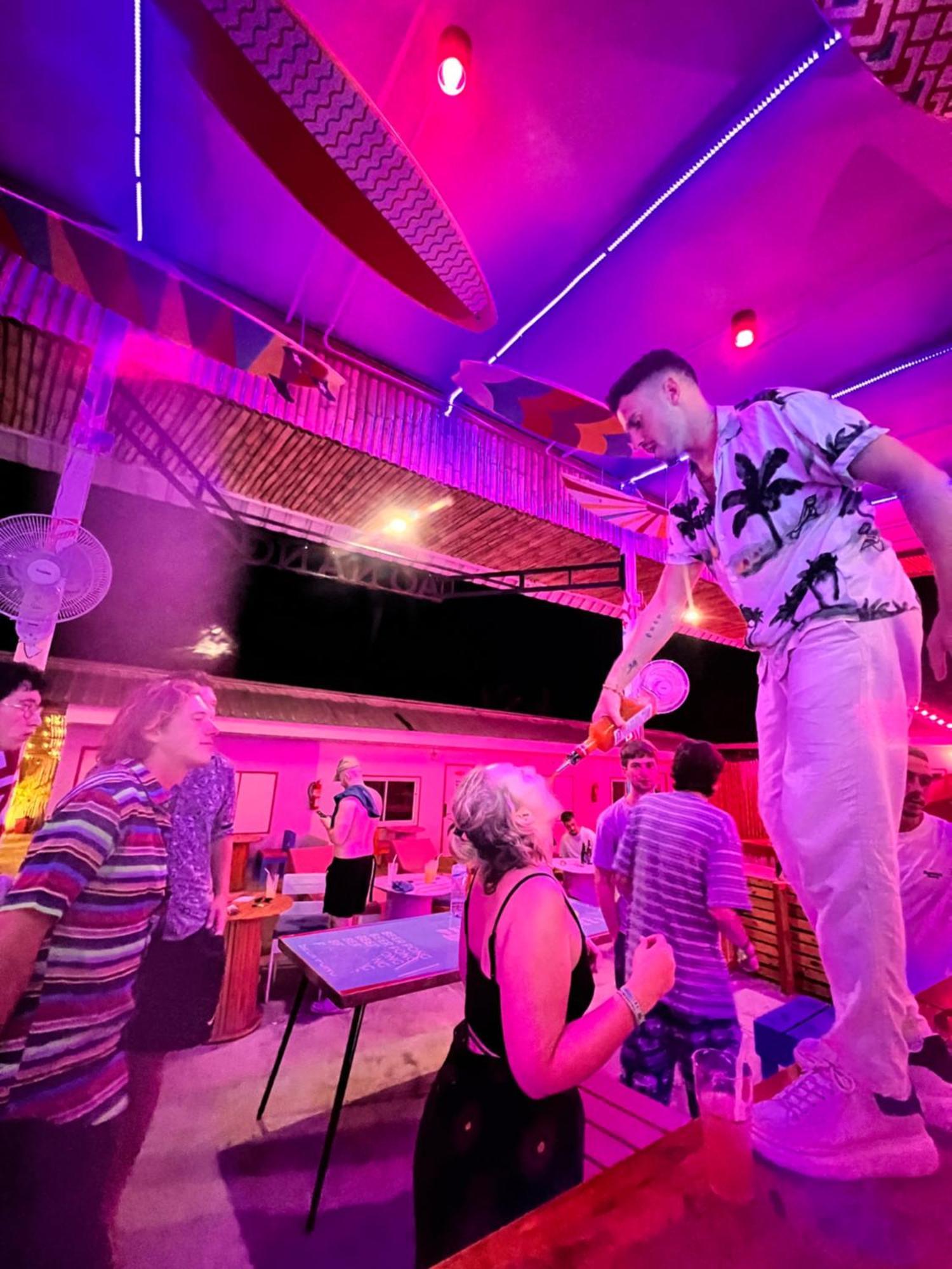 Ostello Slumber Party Krabi Ao Nang Esterno foto